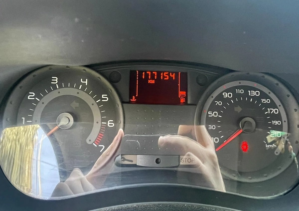 Renault Clio cena 11900 przebieg: 177200, rok produkcji 2005 z Tłuszcz małe 11